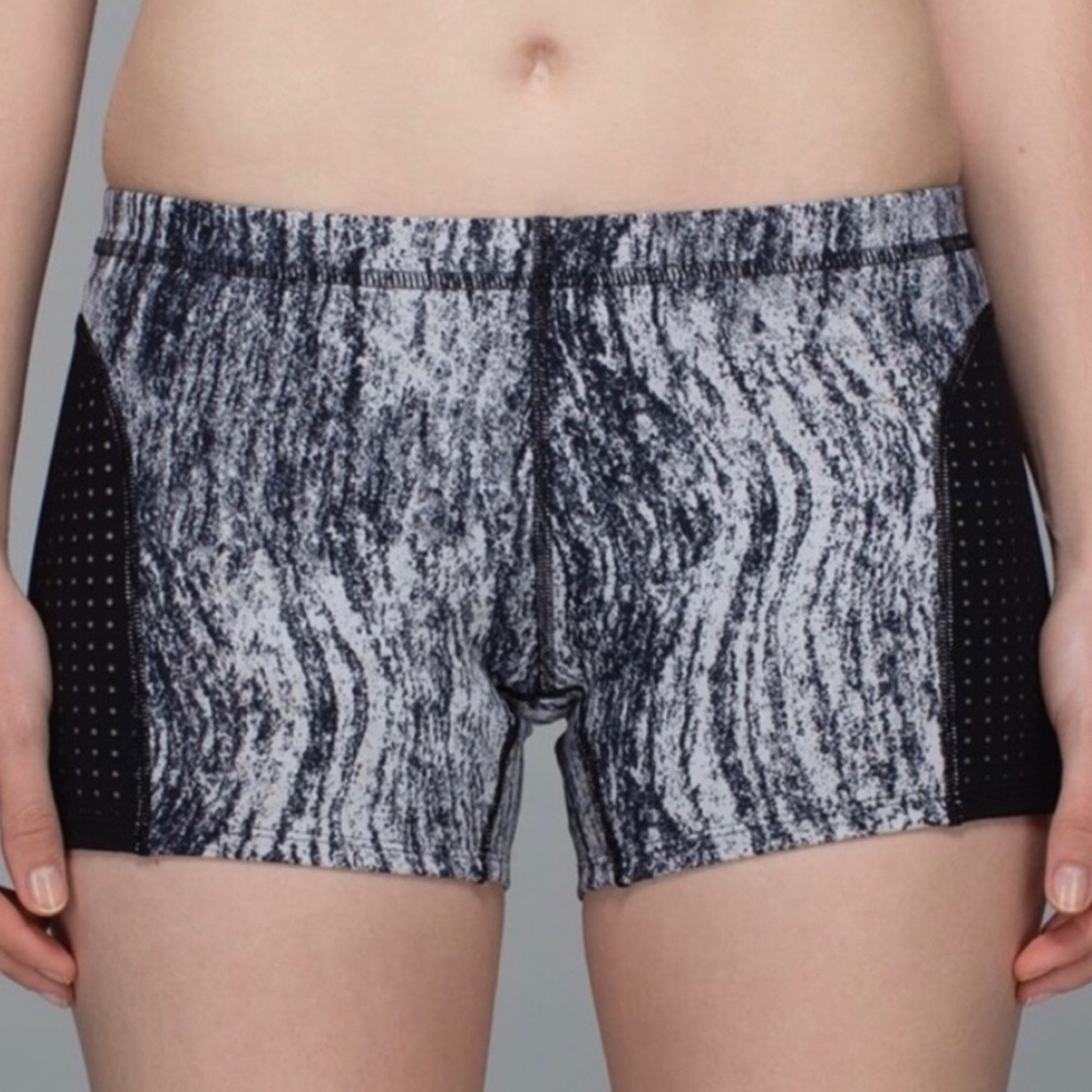 Lululemon Sweat 2 Swim Shorts EUC 6
